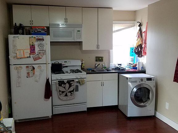 3rd image of 2618 Jackson St NE #2