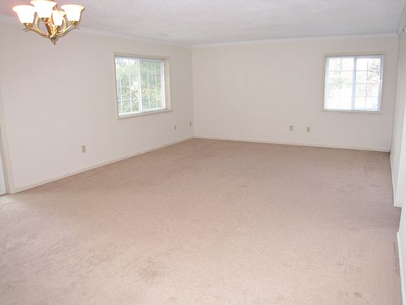4th image of 36 Oakbrook Cmns