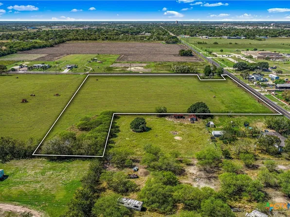 4509 Lone Tree Rd, Victoria, TX 77901