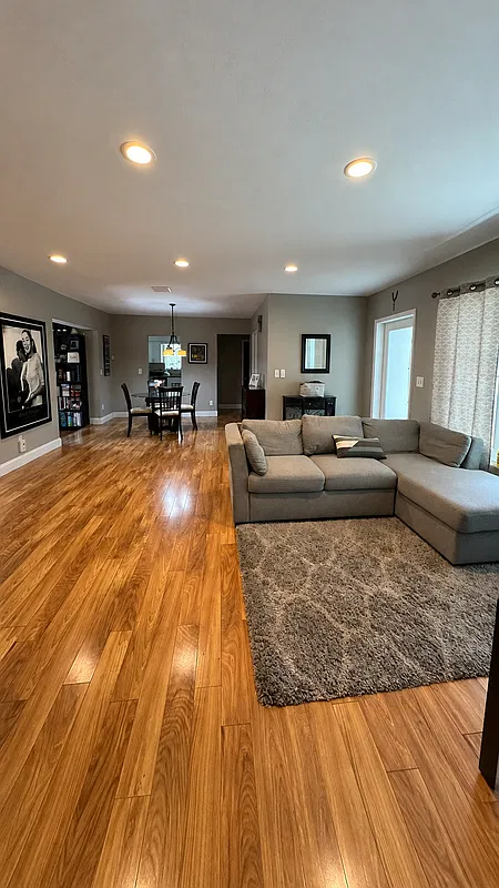 5 bed, 3.0 bath, 1994 sqft, $4,500 — Photo 2