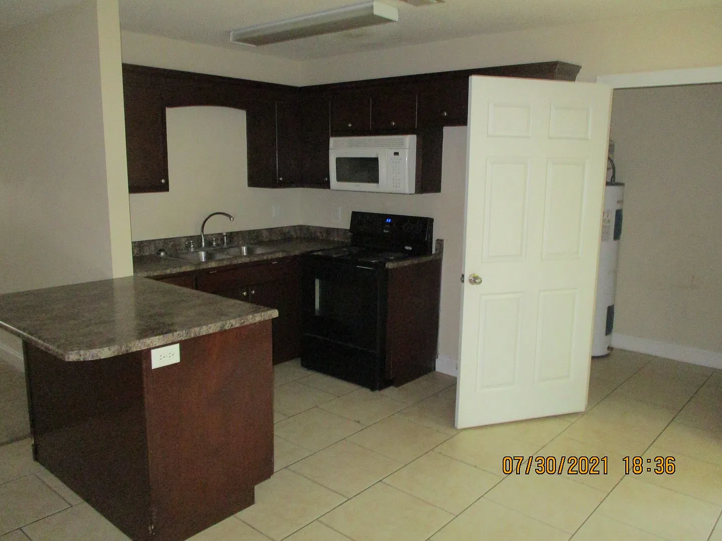 Laurelwood Ct, 117 — Photo 2