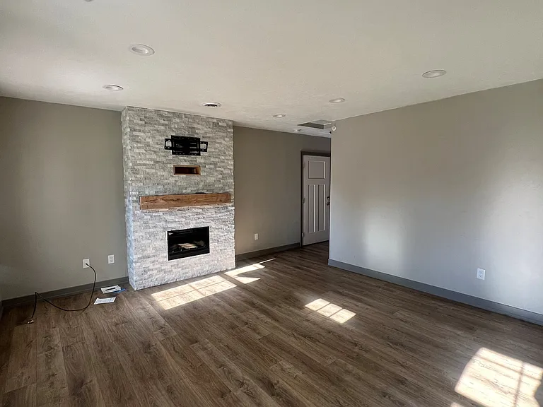 1155 Racine Road - 6 — Photo 2