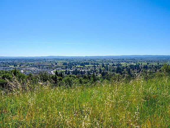 4th image of 1111 Wikiup Drive