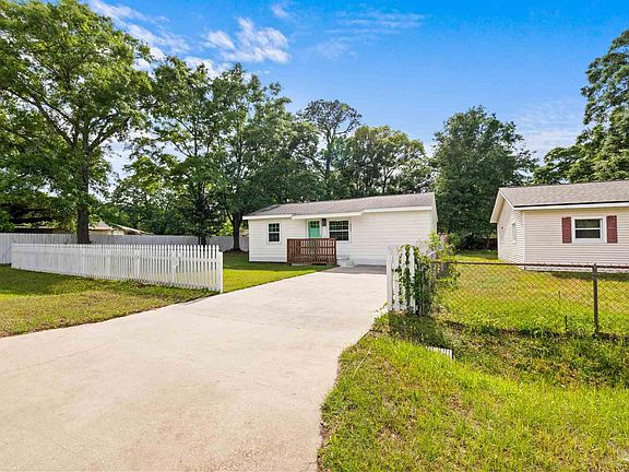 2nd image of 8353 Gardenia Cir
