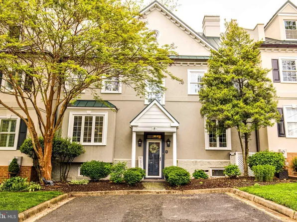 4 Piedmont Dr, Middleburg, VA 20117