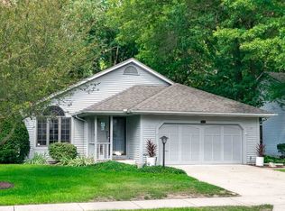 1957 Creekwood Dr, South Bend, IN 46635