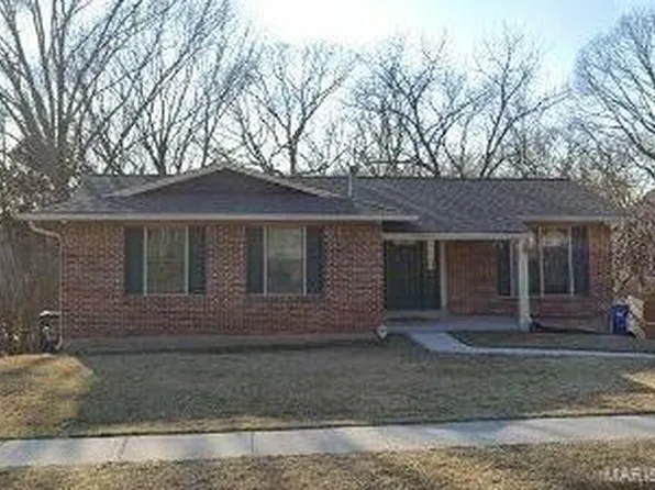 417 Westglen Village Dr, Ballwin, MO 63021