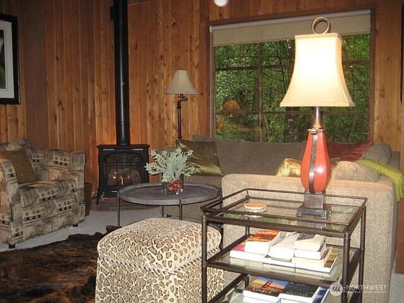 5th image of 128 White Point Road