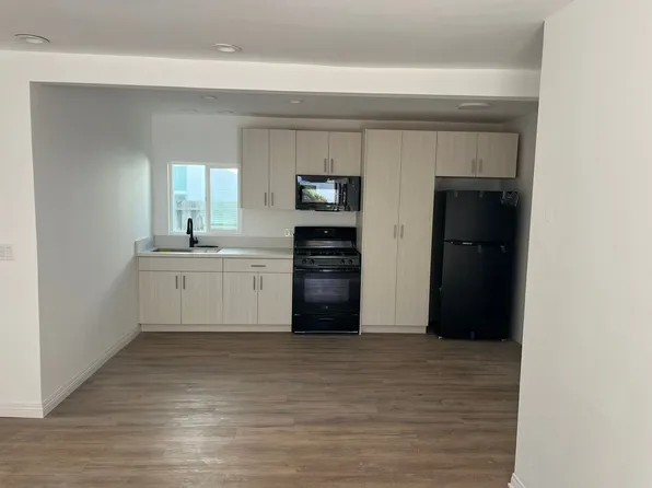 11942 Miranda St #A, Valley Village, CA 91607