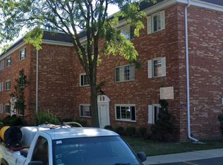 6874 W Touhy Ave APT B, Niles, IL 60714