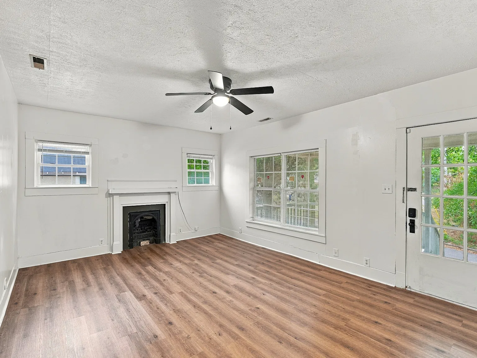 3 bed, 1425 sqft, $1,200 — Photo 4