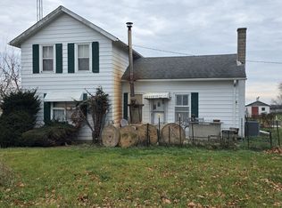 7304 Johnson Rd, Hebron, IL 60034