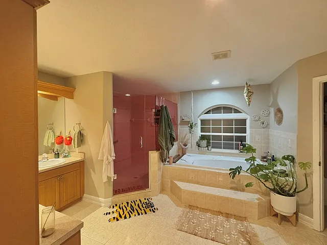 1610 W Clifton St — Photo 5