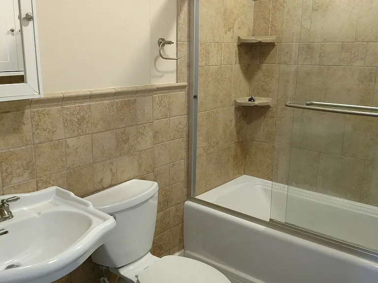 1522 Campbell St #2 — Photo 11