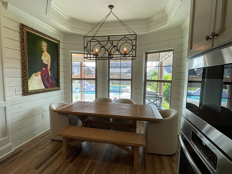 512 Linden Cir — Photo 8