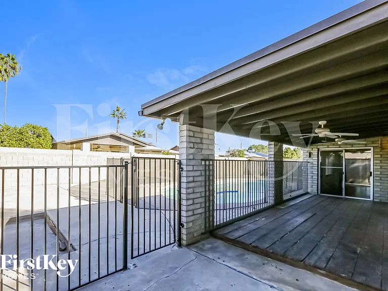4656 W Townley Ave — Photo 17