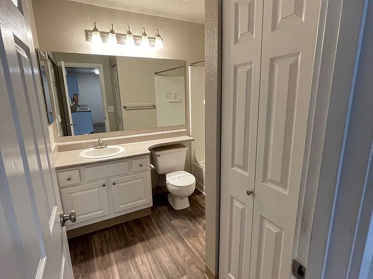 Signature Apartments — Photo 23