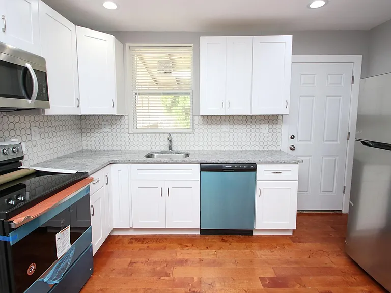 882 N Fallon St — Photo 14