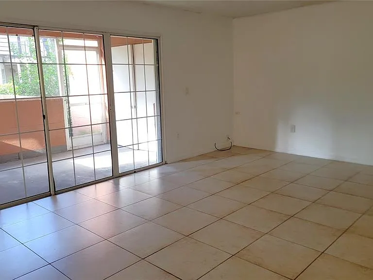 4023 Versailles Dr #4023F — Photo 9