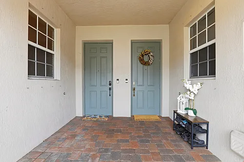80 Nottingham Pl Photo 1