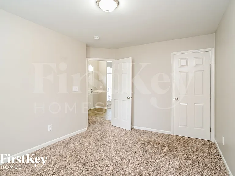 2015 Farmingham Ln — Photo 10