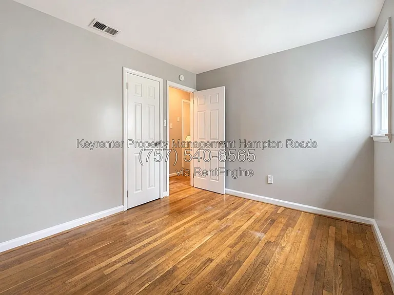 711 Marcus St — Photo 9