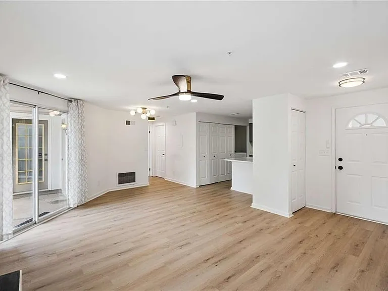 1466 Keys Crossing Dr NE — Photo 6