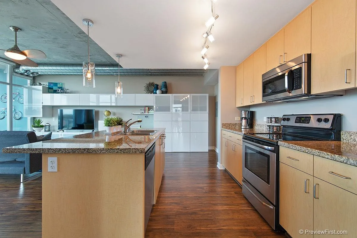 2 bed, 1037 sqft, $5,000 — Photo 4