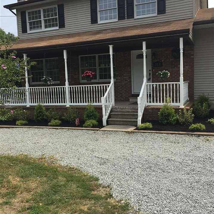1st image of 310 Pine Ave