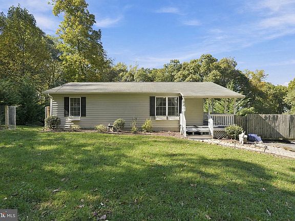 3rd image of 385 Freeze Rd