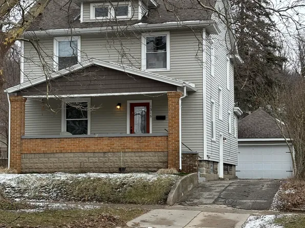 1315 Lake Michigan Dr NW, Grand Rapids, MI 49504