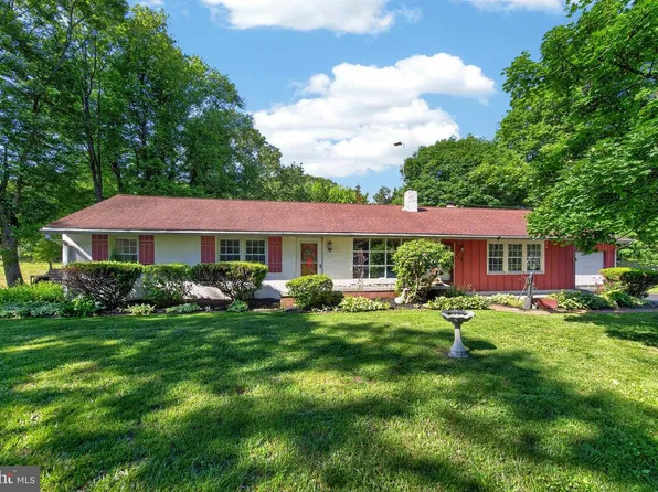 352 Pughtown Rd, Spring City, PA 19475