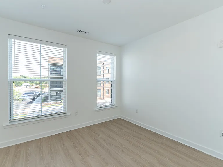 Wrighthaven Square Apartments — Photo 55