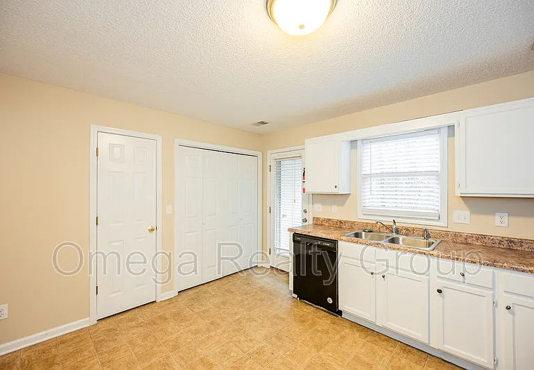 5216 Falling Creek Ln — Photo 14