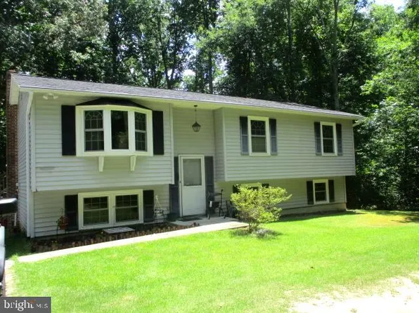 39060 Hollybank Dr, Mechanicsville, MD 20659