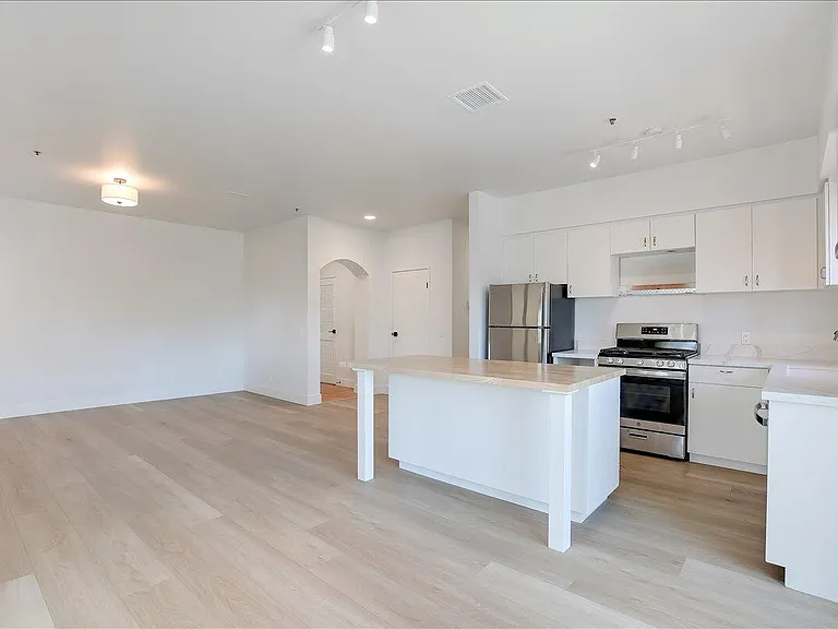 602 Anacapa St #A — Photo 5