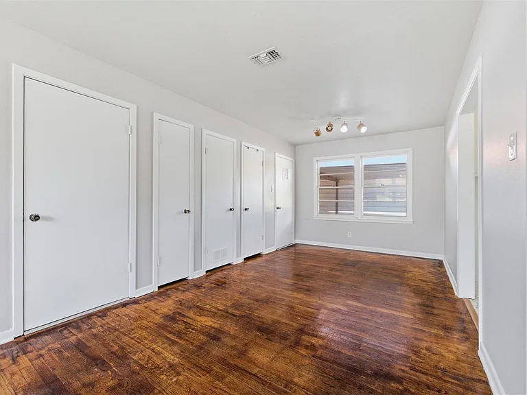 1308 Rose Ave — Photo 7