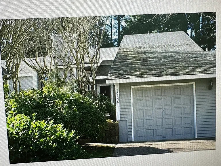 15258 SW Barcelona Ct — Photo 2