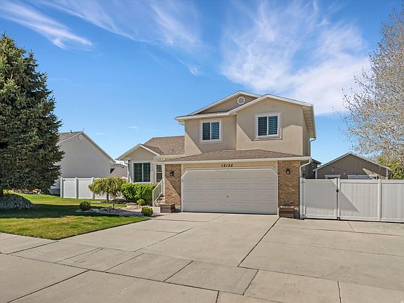 2nd image of 12152 Gracie View Pl