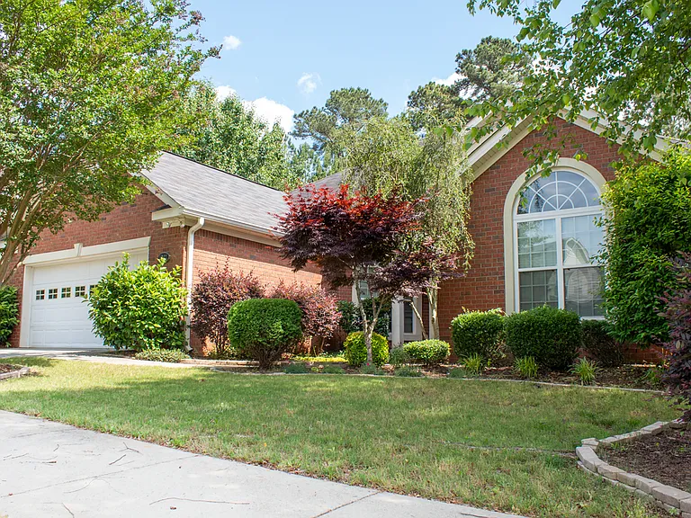 1067 Blackfoot Dr — Photo 2