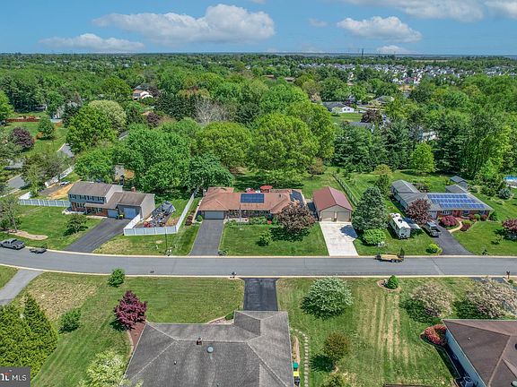 3rd image of 3 Vellan Dr