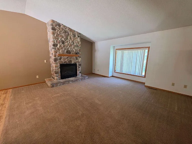 E11975 E Robin Rd — Photo 8