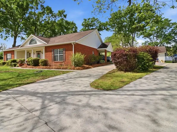 185 Hidden Springs Ct, Dothan, AL 36305