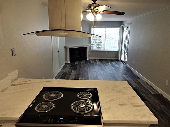 3rd image of 2300 G St APT 6