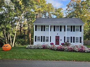 92 Robinswood Rd, Weymouth, MA 02190