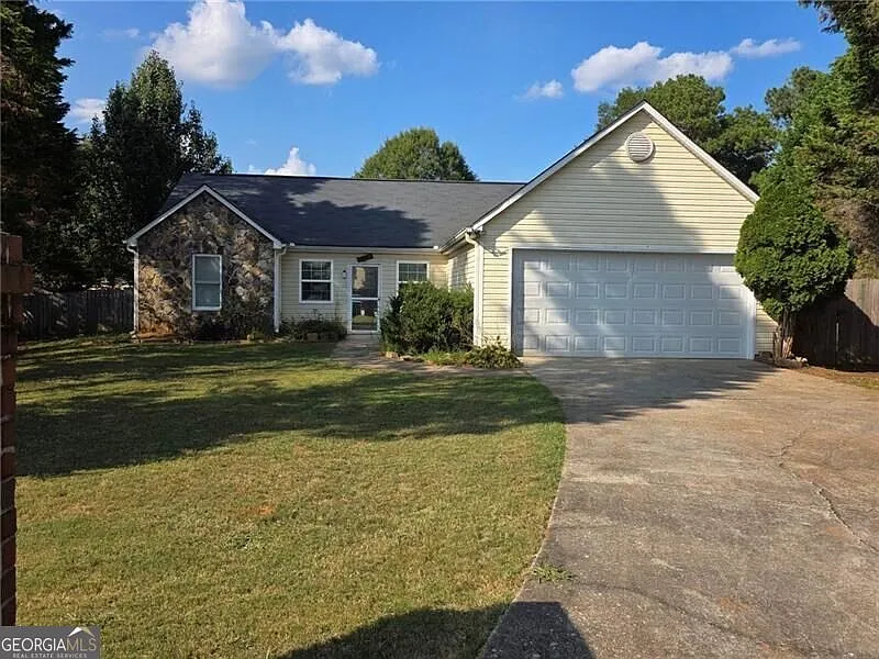4 bed, 2.0 bath, $1,795 — Photo 1