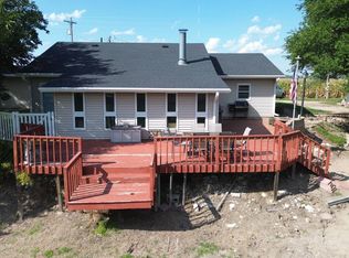 9 El Charman Lake Pl, Gibbon, NE 68840