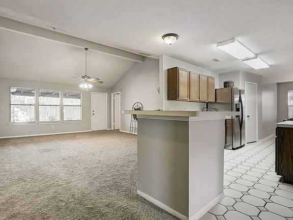 5th image of 4763 Saint Lawrence Dr