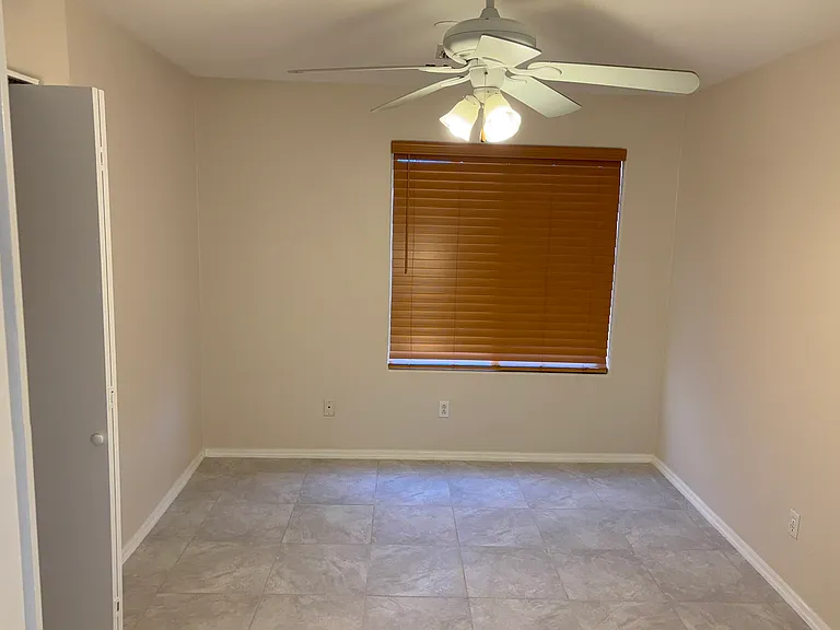 1073 N Agave St — Photo 2