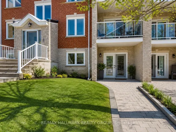 237 Oak St #1102, Gananoque, ON K7G 2R5